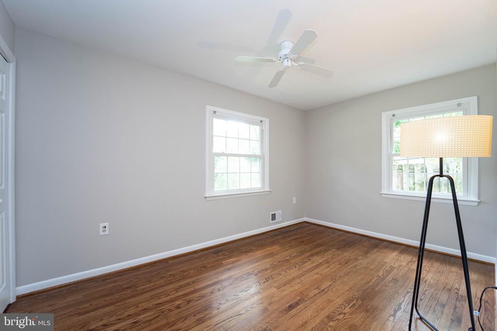 298 CEDAR LANE