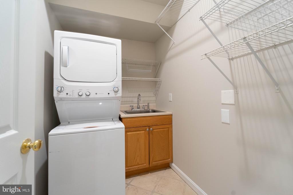 298 CEDAR LANE