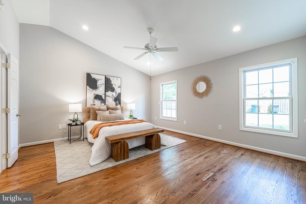 298 CEDAR LANE