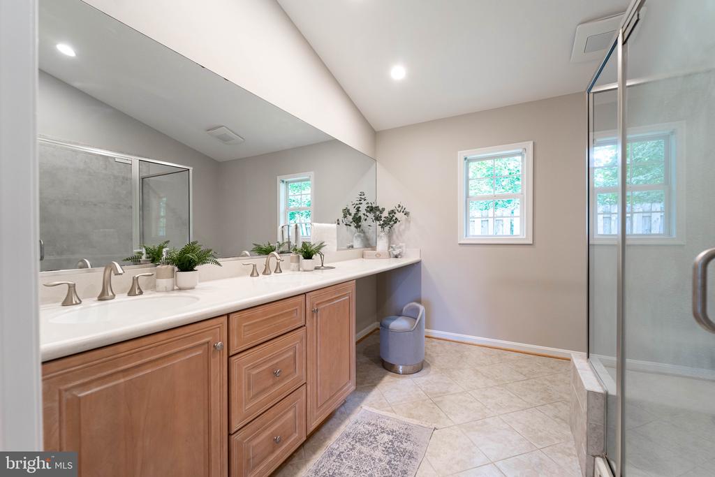 298 CEDAR LANE