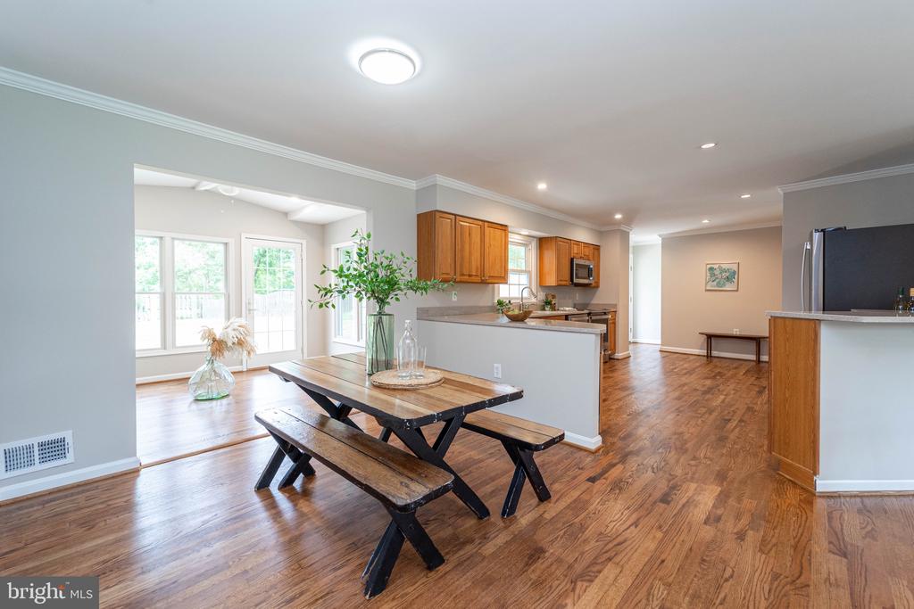 298 CEDAR LANE
