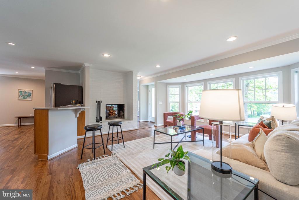298 CEDAR LANE