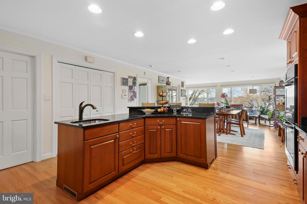 6218 NUTWELL DRIVE