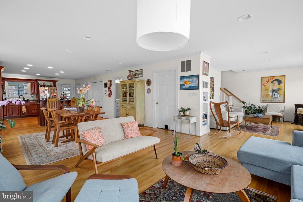 6218 NUTWELL DRIVE