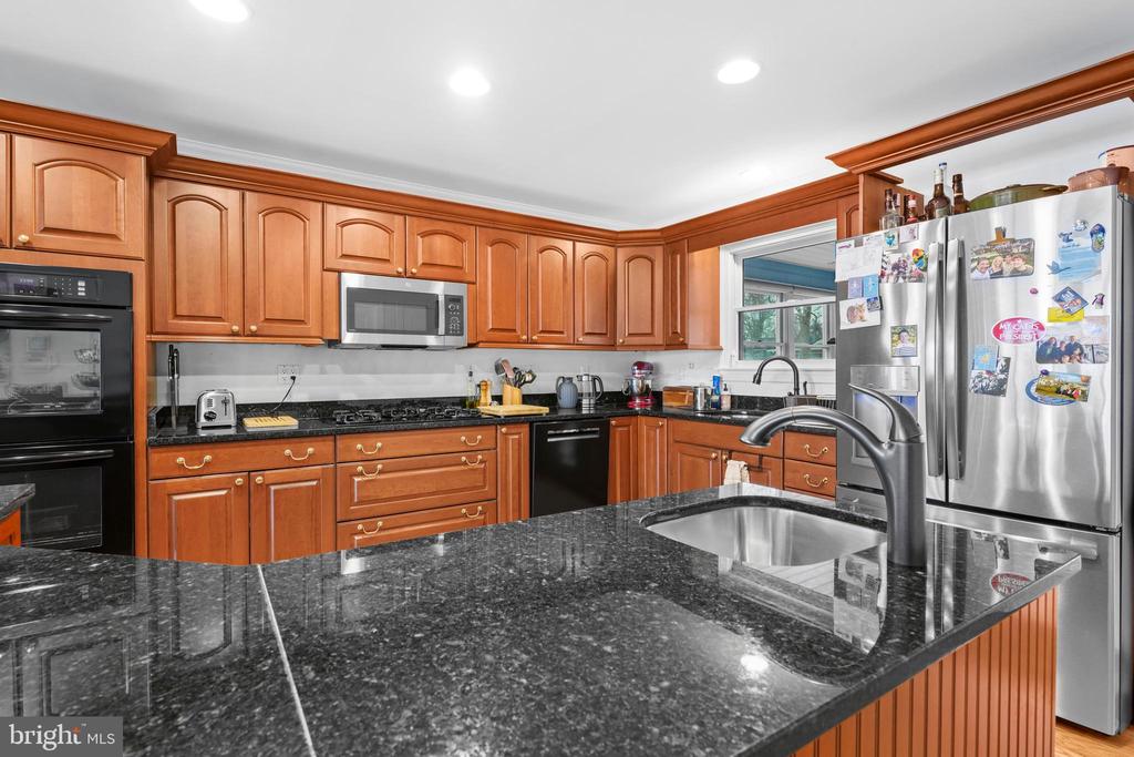 6218 NUTWELL DRIVE