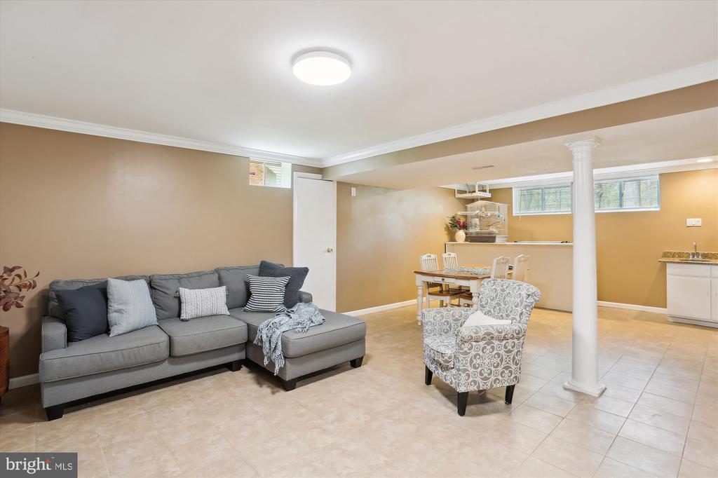 16908 HORN POINT DRIVE