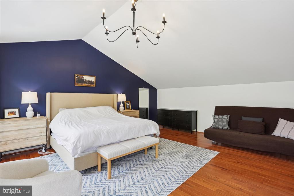 16908 HORN POINT DRIVE