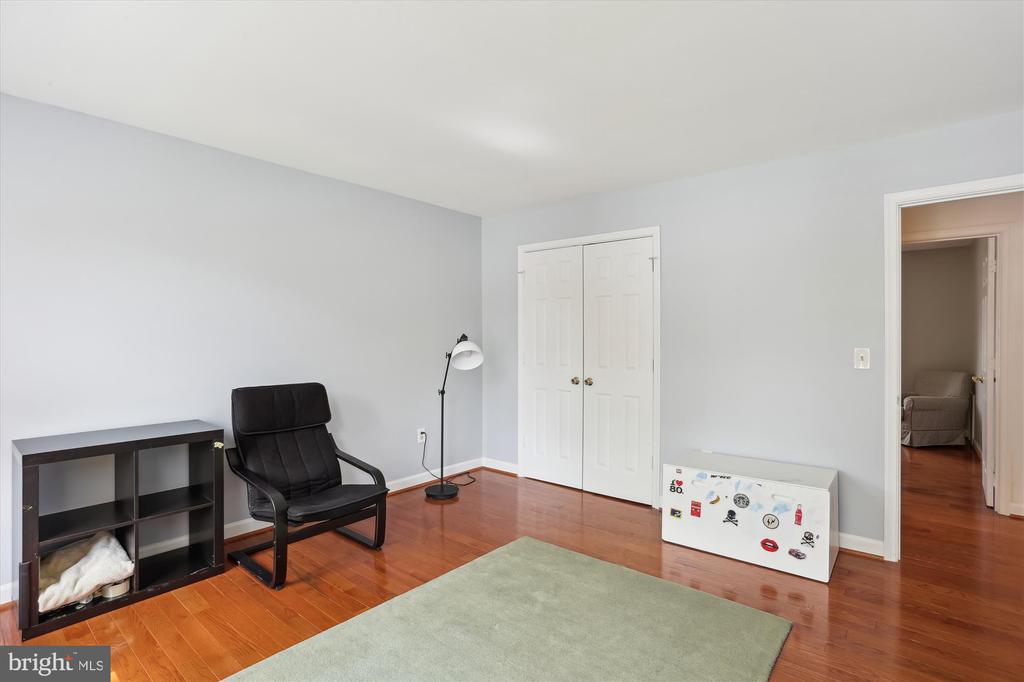 16908 HORN POINT DRIVE