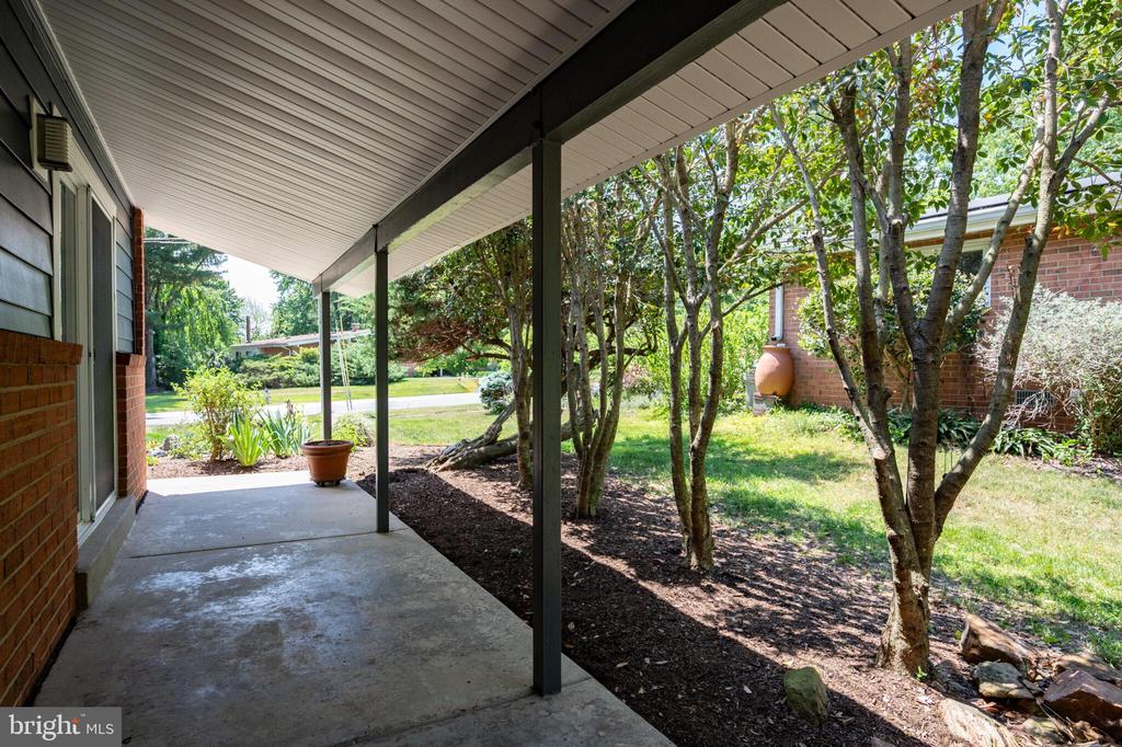 109 BLUFF TERRACE