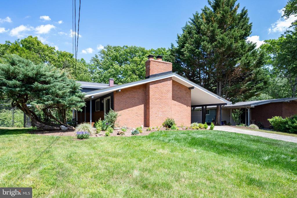 109 BLUFF TERRACE