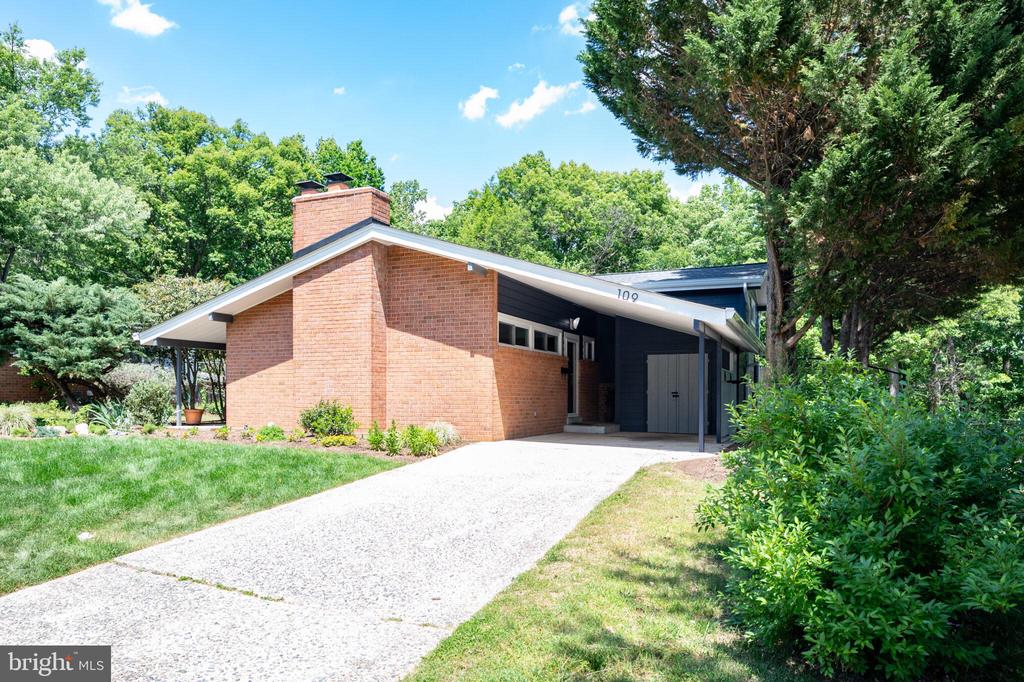 109 BLUFF TERRACE