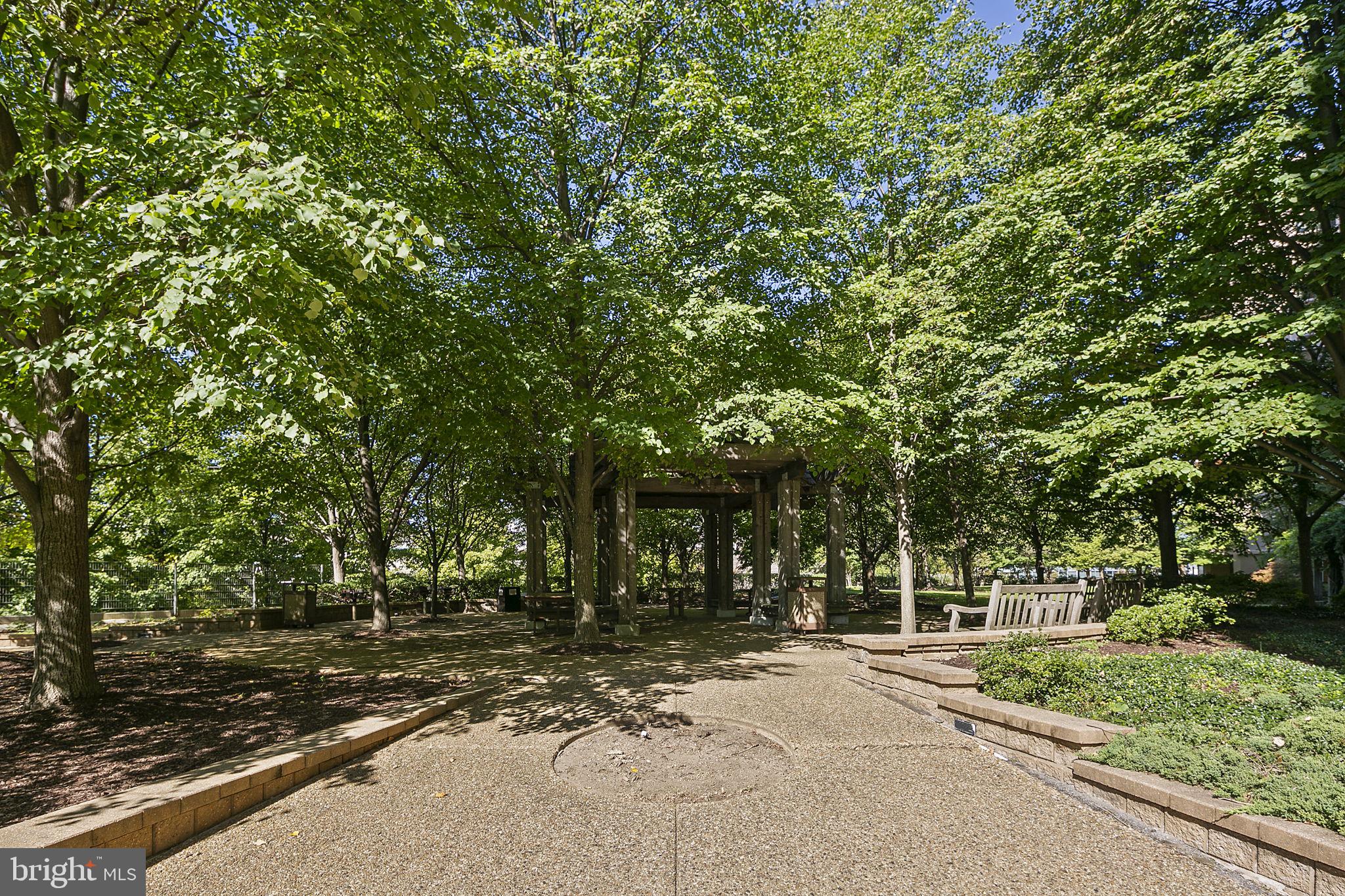 4141 N HENDERSON ROAD 1218