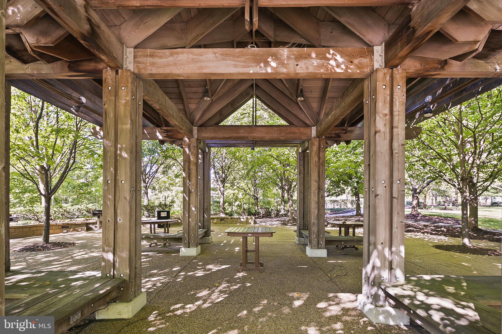 4141 N HENDERSON ROAD 1218