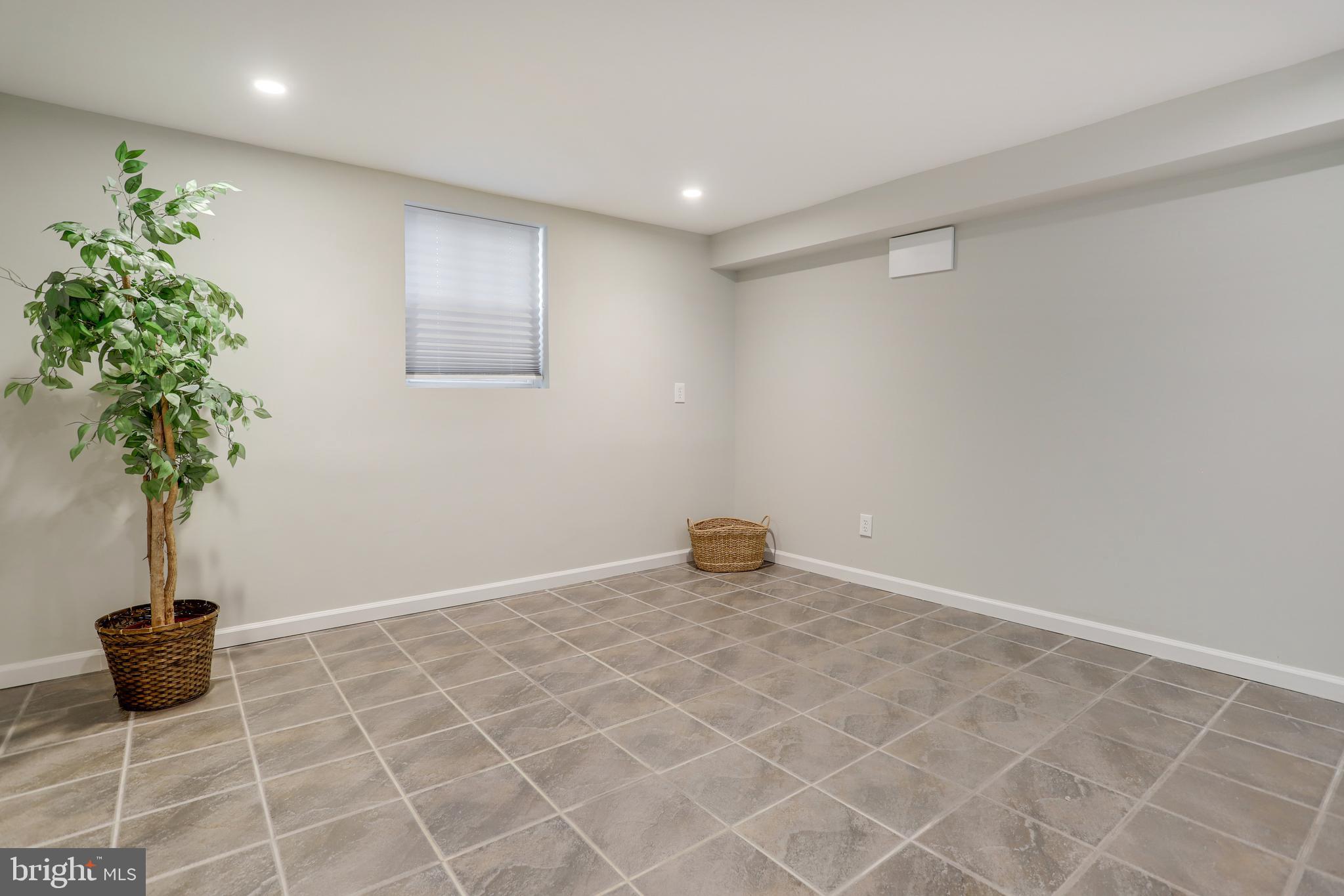 416 N KENSINGTON STREET