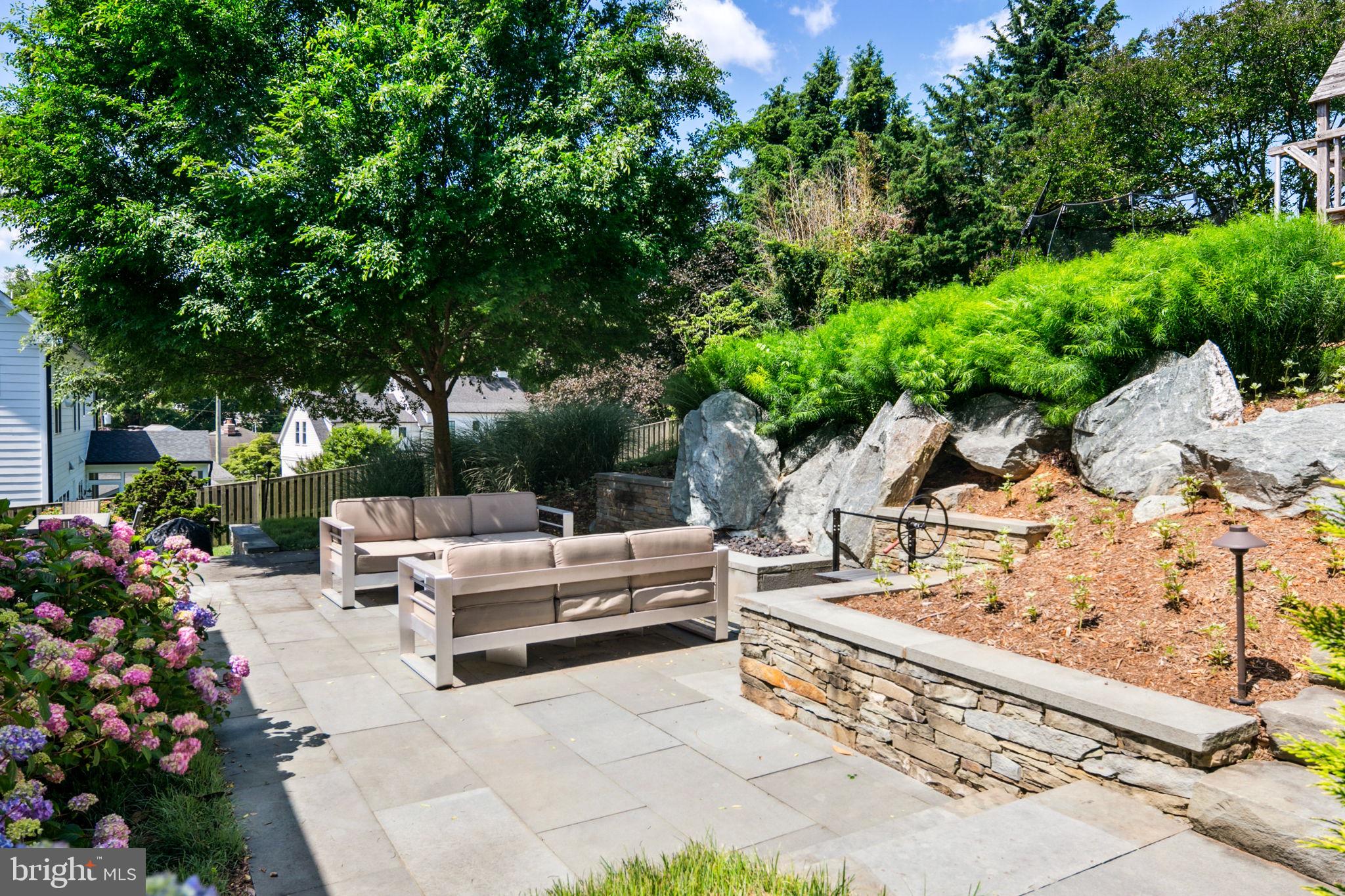 2512 N QUINCY STREET