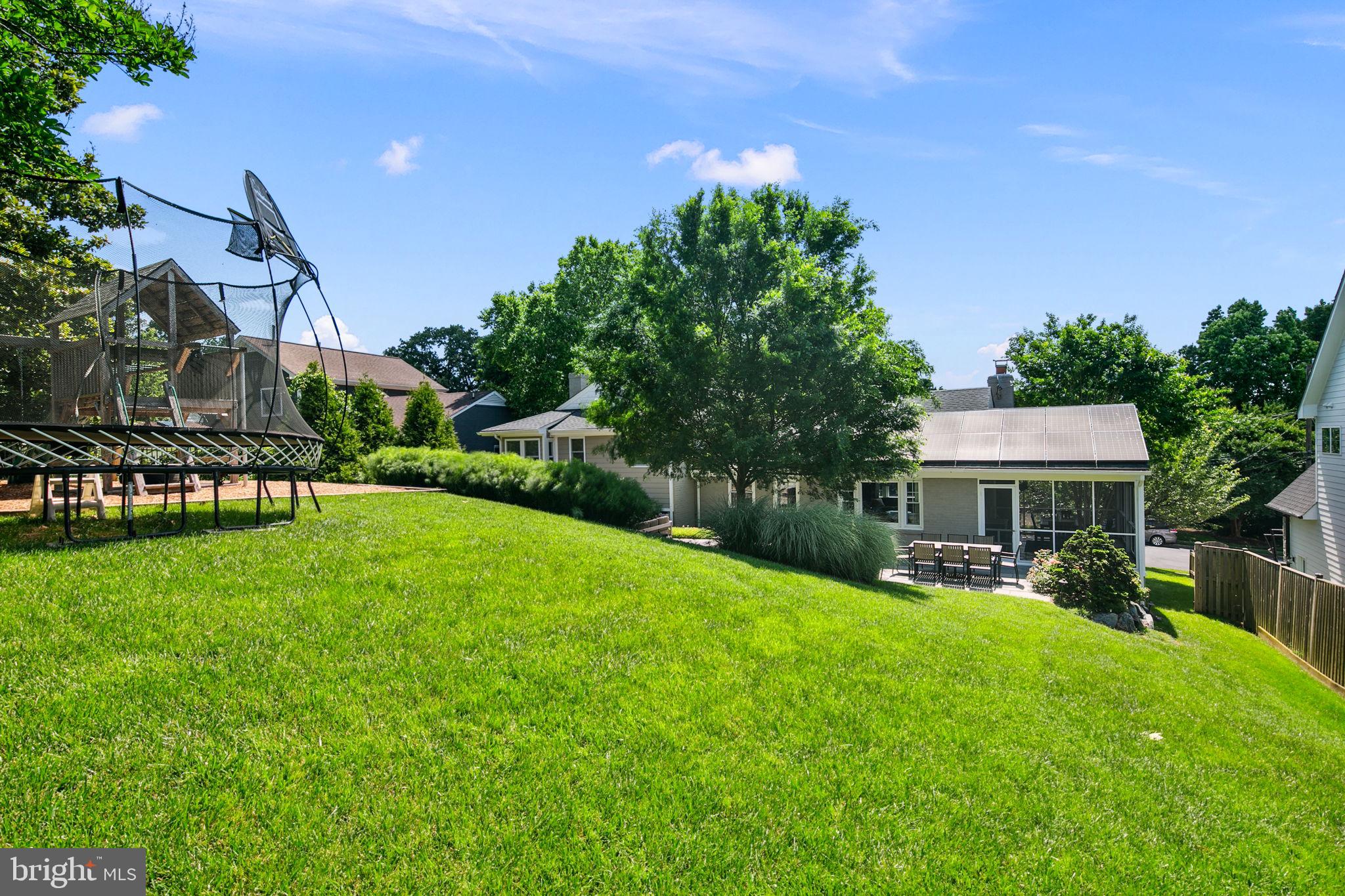 2512 N QUINCY STREET