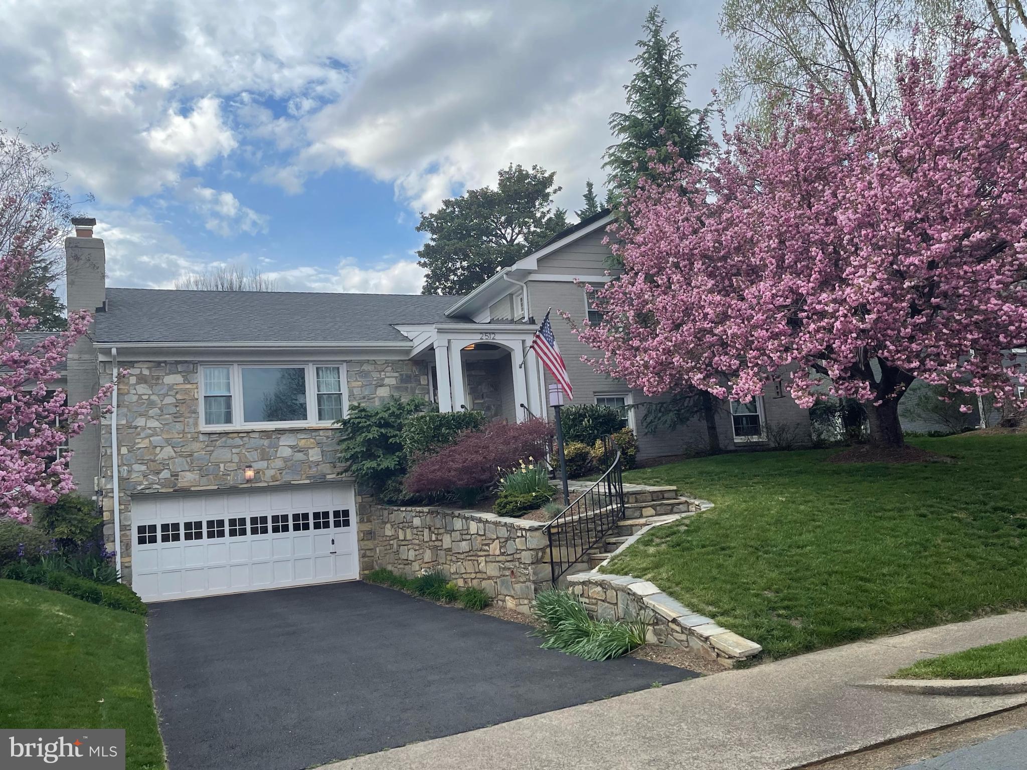 2512 N QUINCY STREET