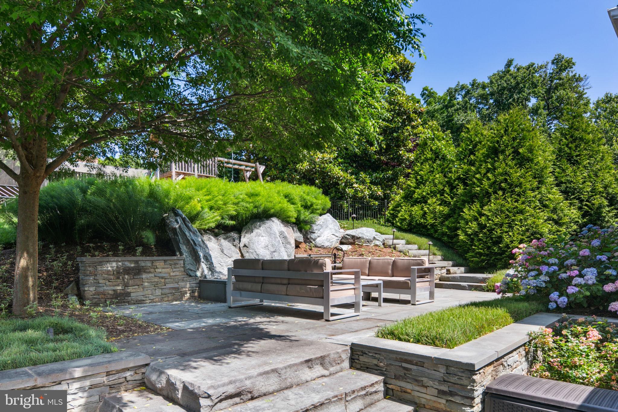 2512 N QUINCY STREET