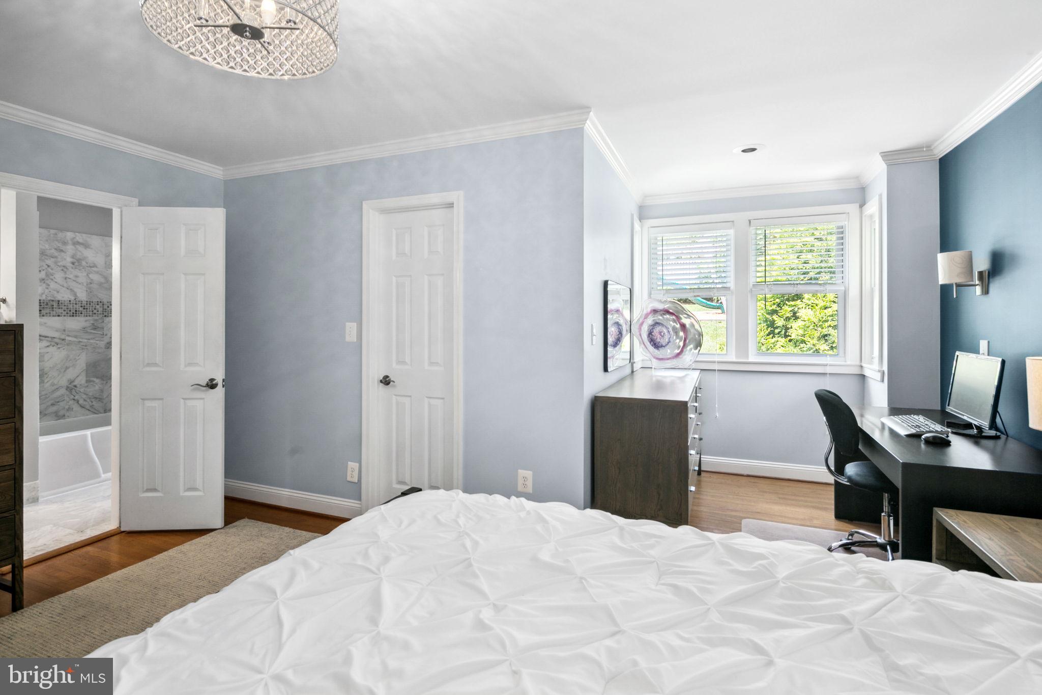 2512 N QUINCY STREET