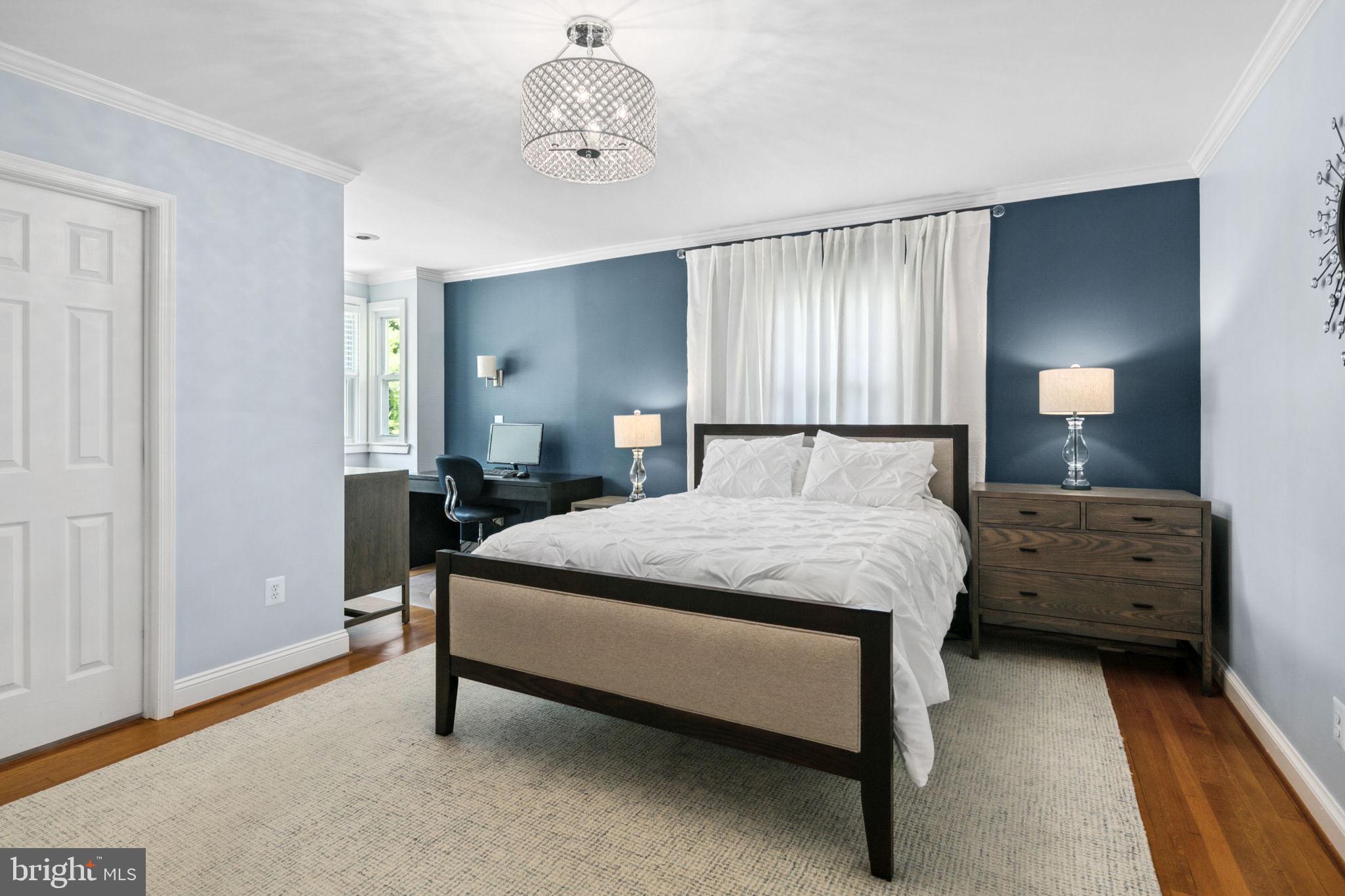 2512 N QUINCY STREET