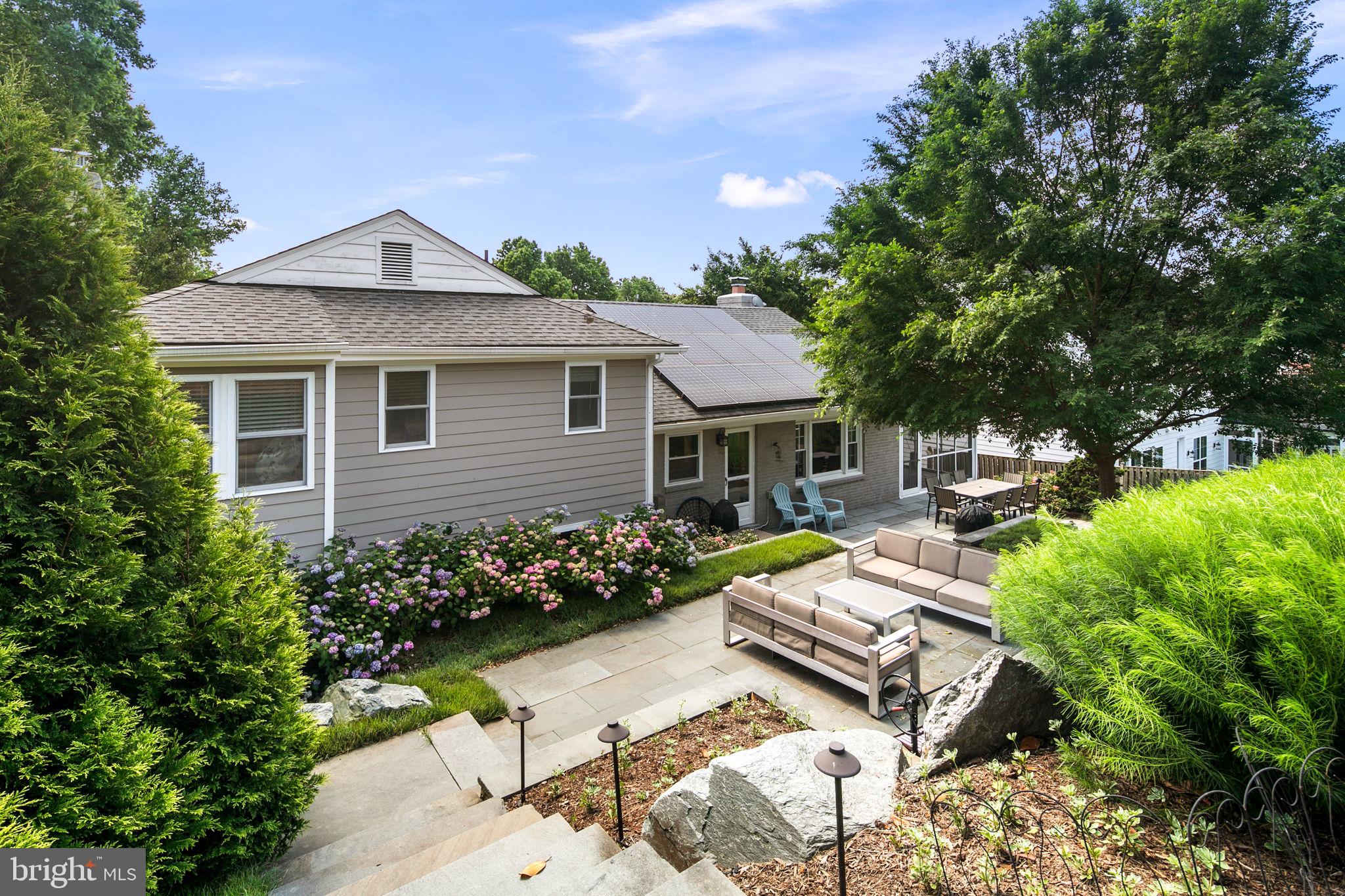 2512 N QUINCY STREET