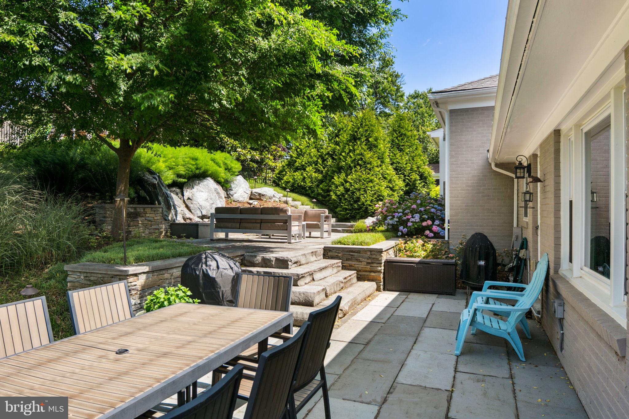 2512 N QUINCY STREET