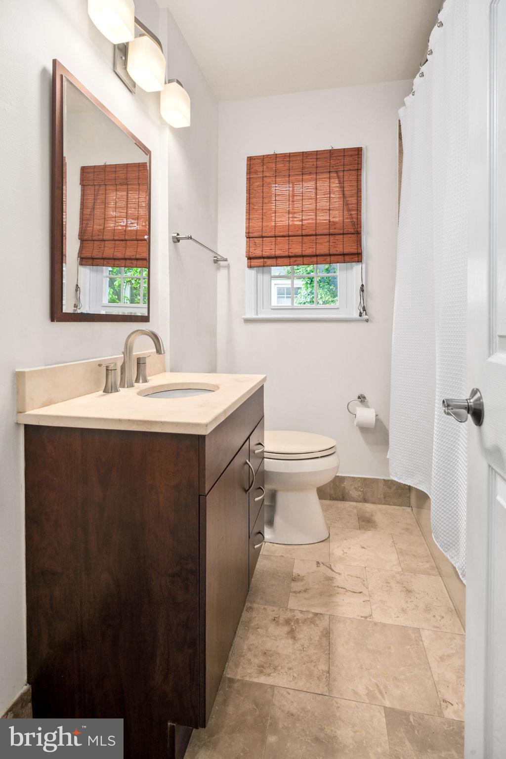 2512 N QUINCY STREET