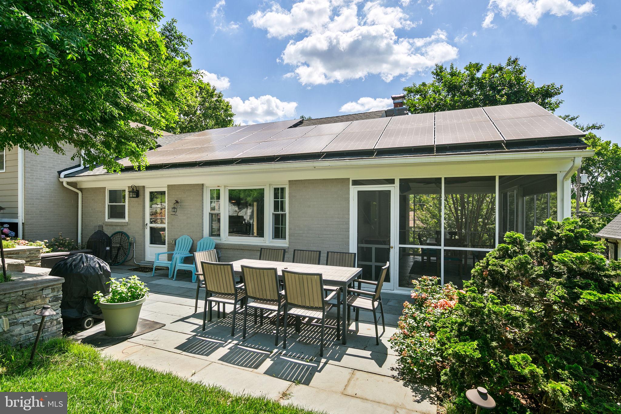 2512 N QUINCY STREET