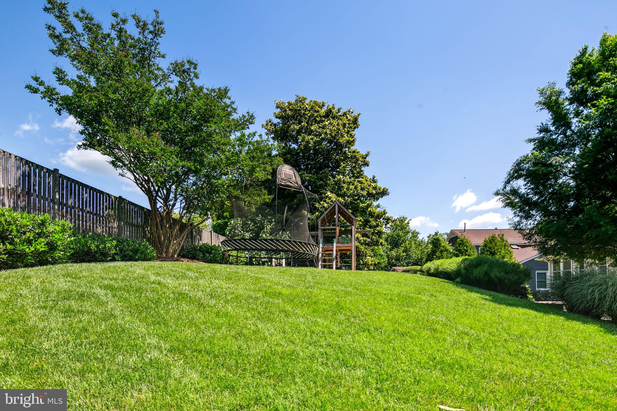 2512 N QUINCY STREET