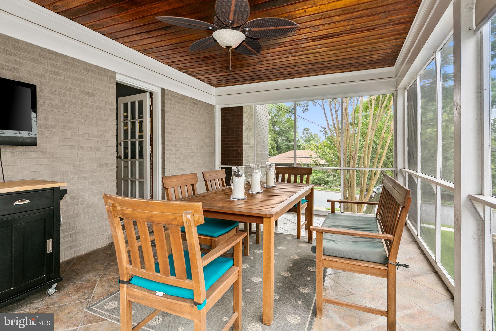 2512 N QUINCY STREET