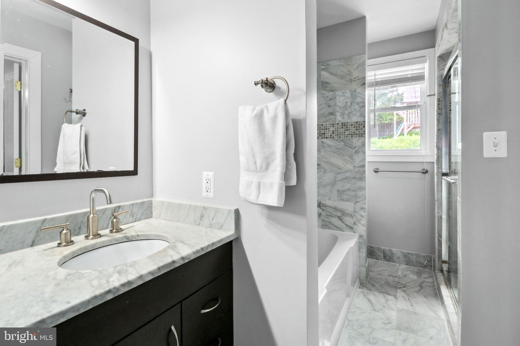 2512 N QUINCY STREET