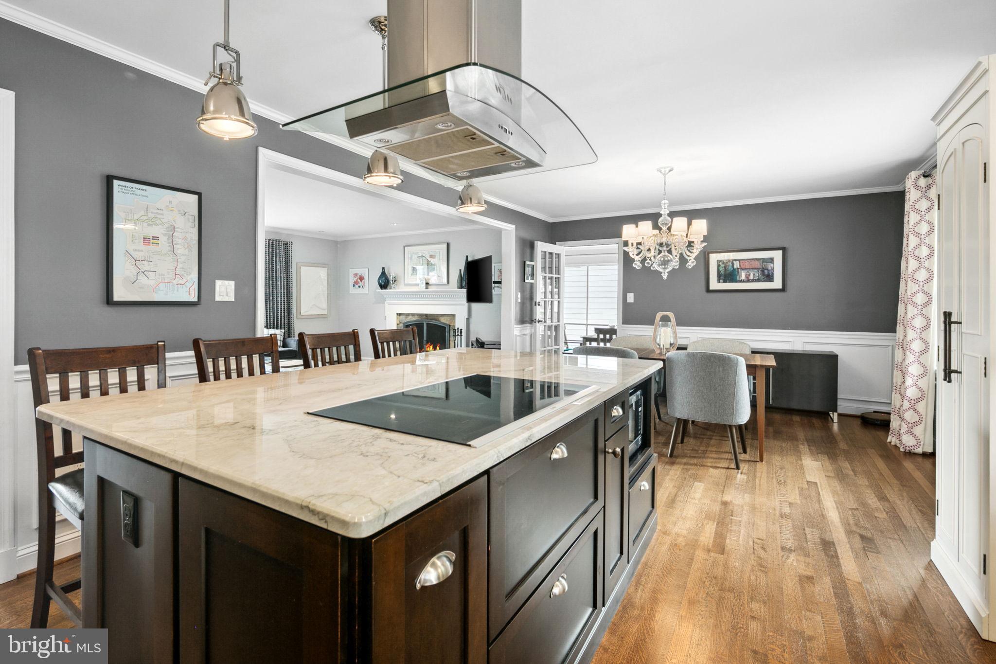 2512 N QUINCY STREET