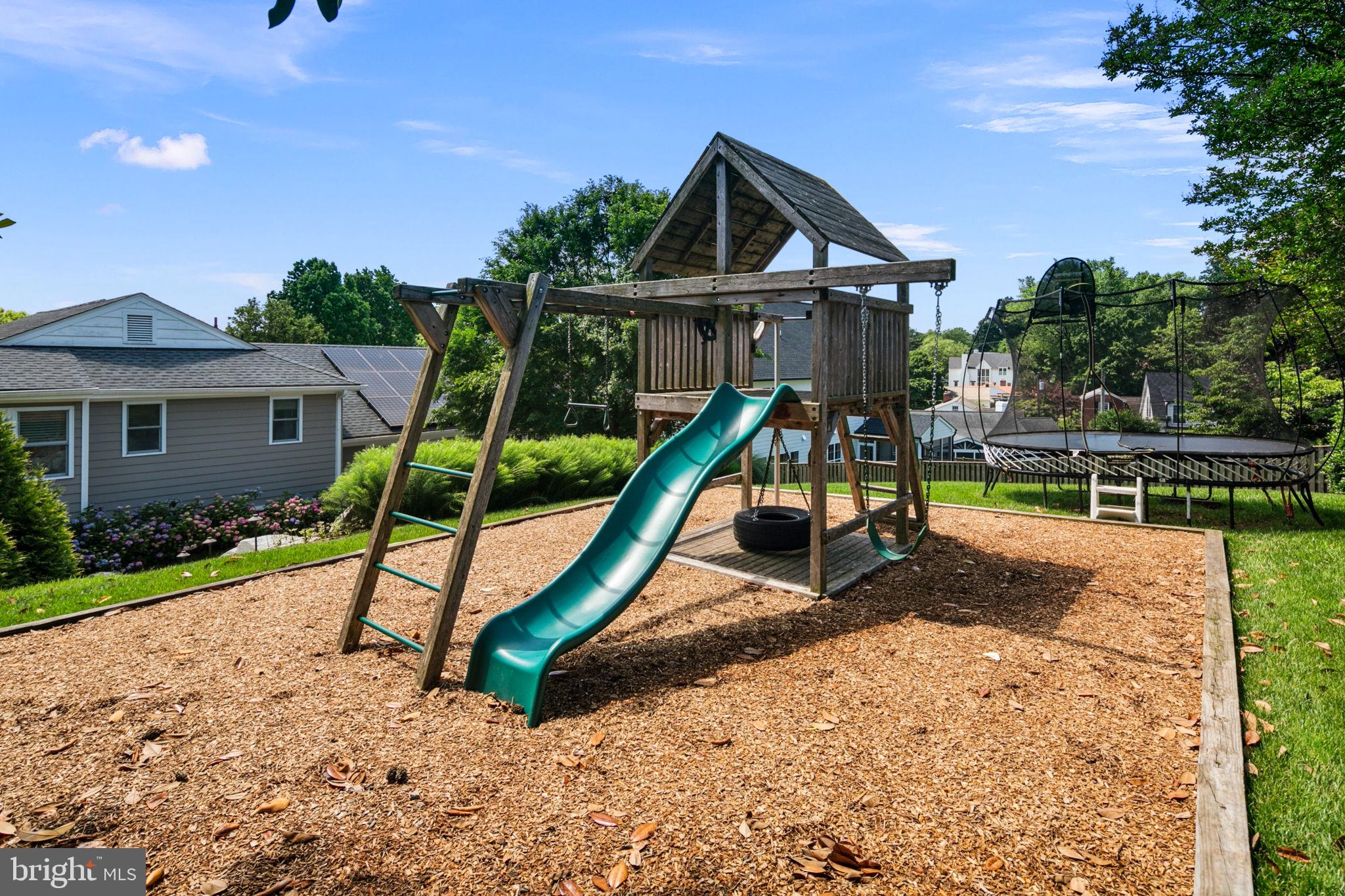 2512 N QUINCY STREET