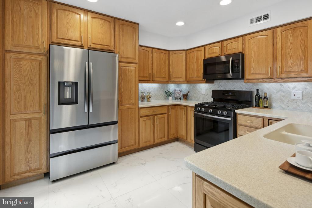 5740 4TH STREET N