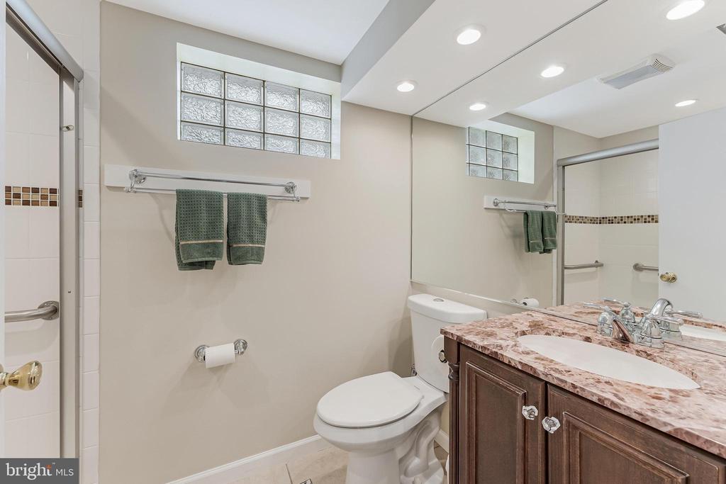 2532 N GLEBE ROAD N