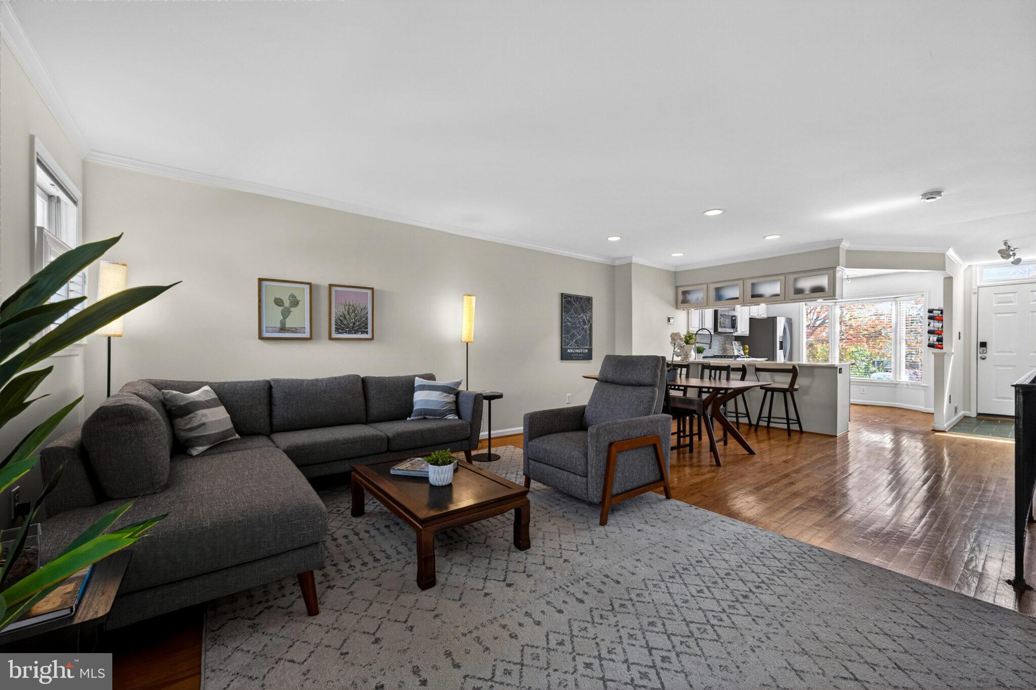 2124 N TAZEWELL COURT