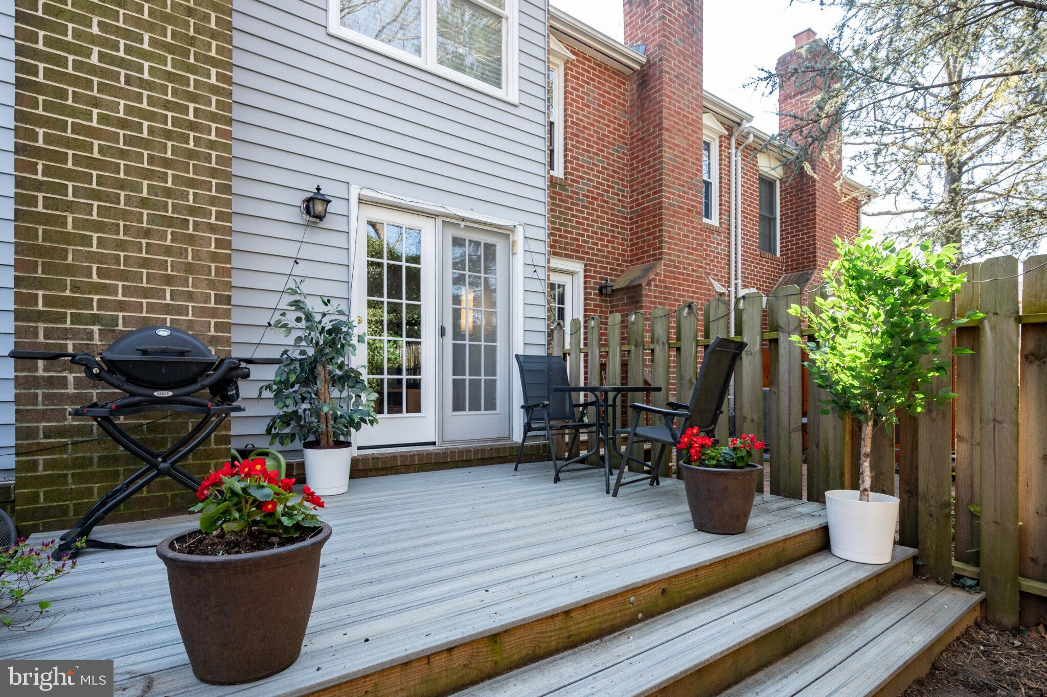 2124 N TAZEWELL COURT