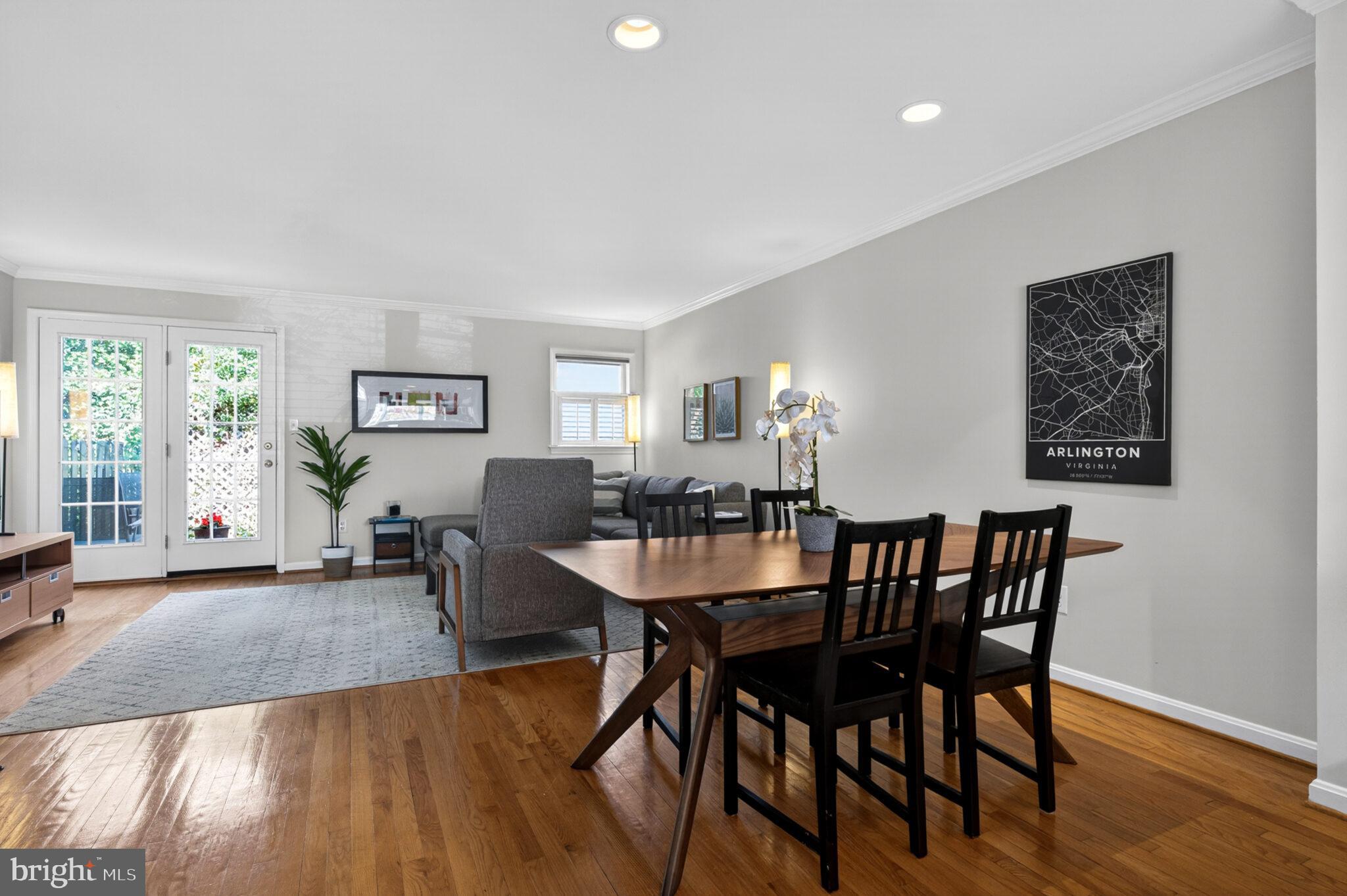 2124 N TAZEWELL COURT