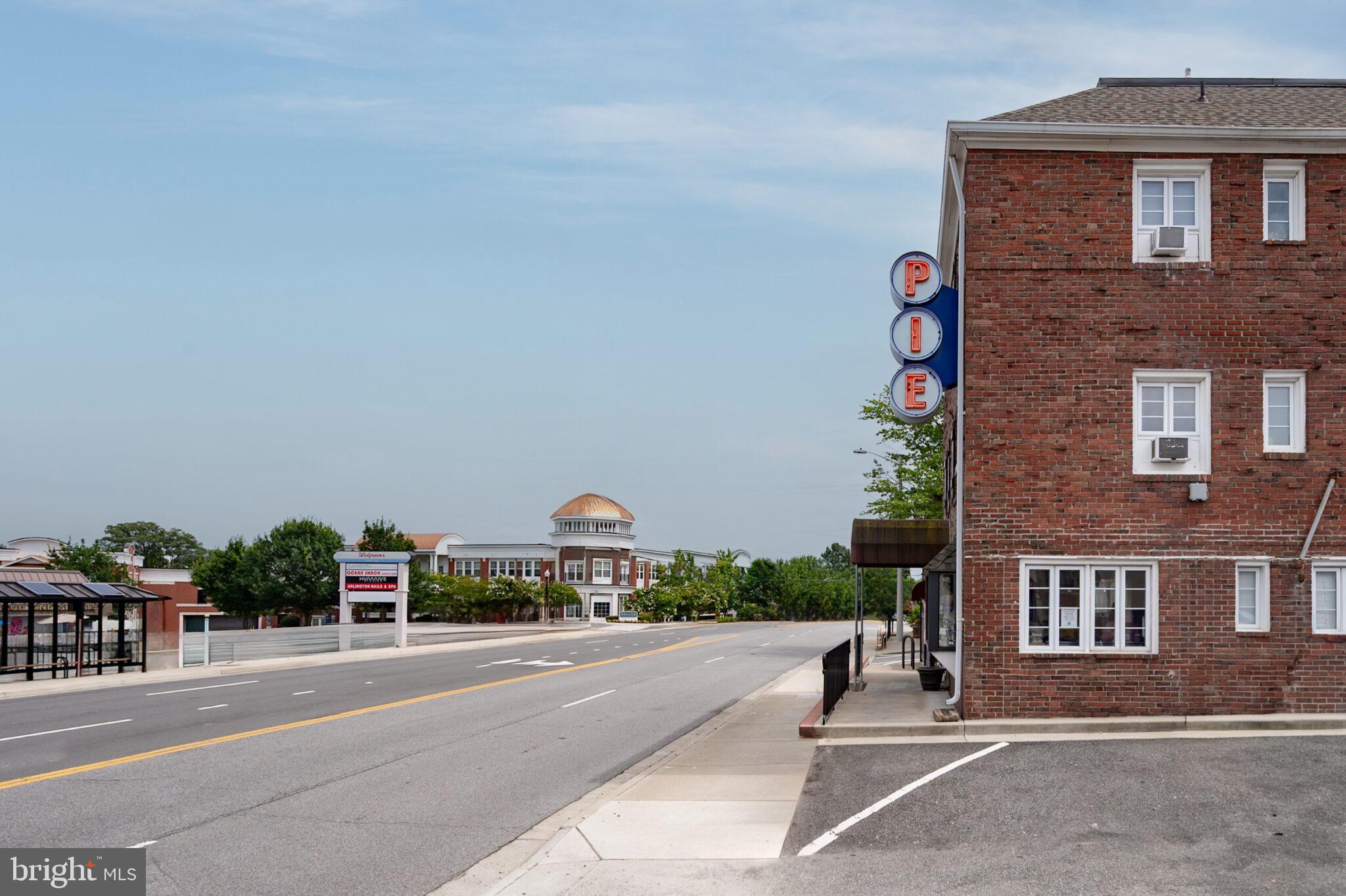 2124 N TAZEWELL COURT