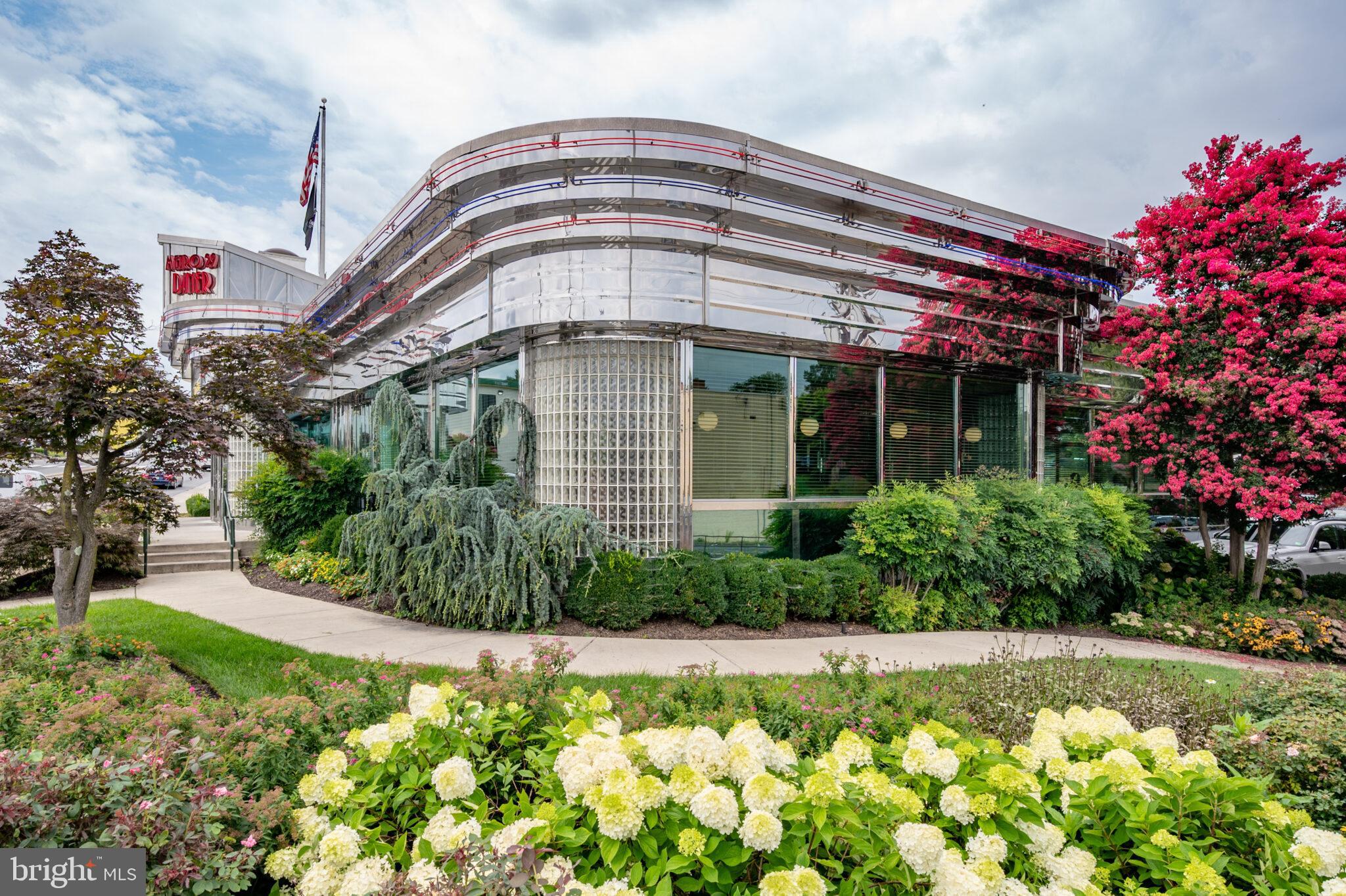 2124 N TAZEWELL COURT