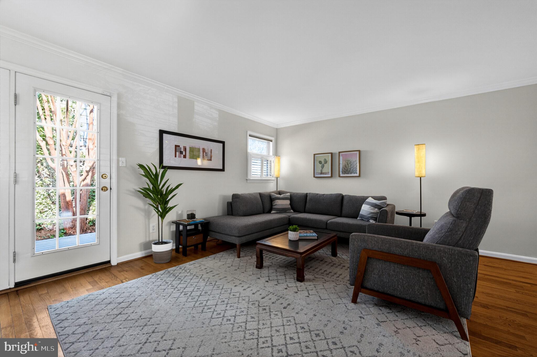 2124 N TAZEWELL COURT