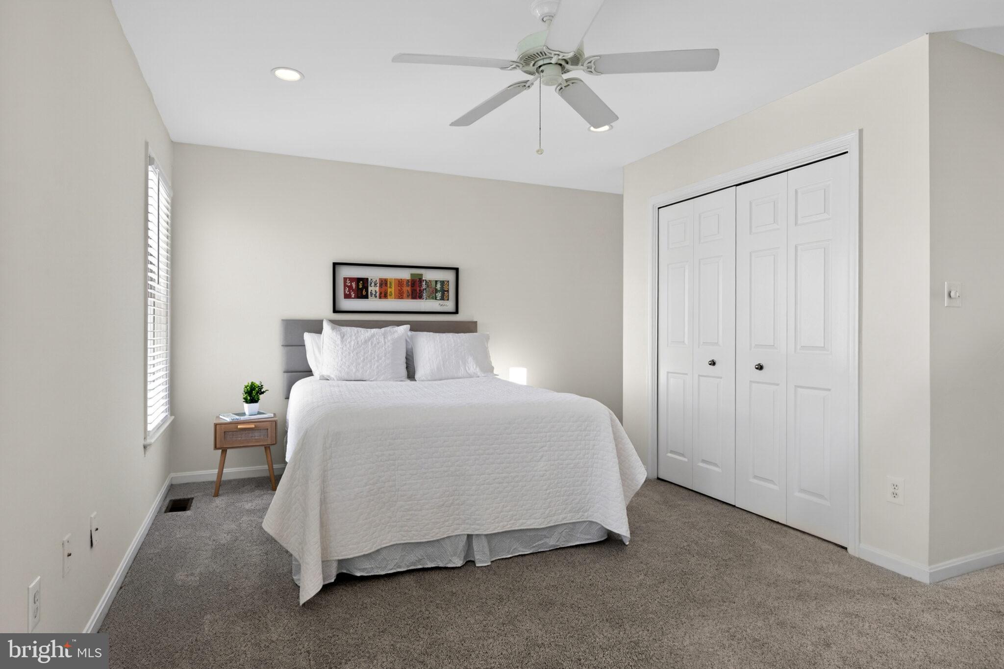 2124 N TAZEWELL COURT