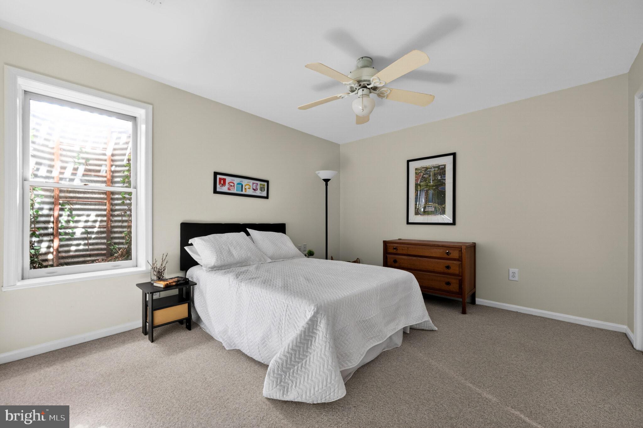 2124 N TAZEWELL COURT