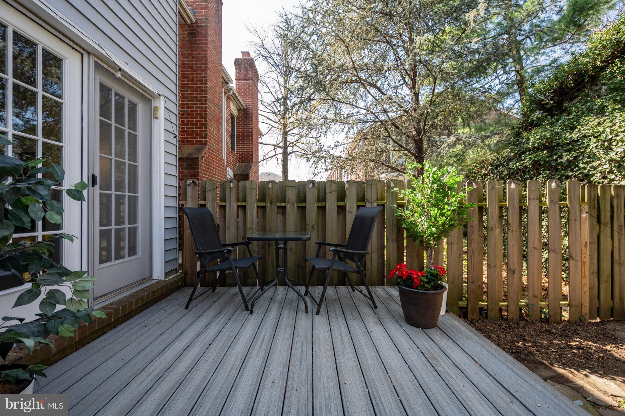 2124 N TAZEWELL COURT