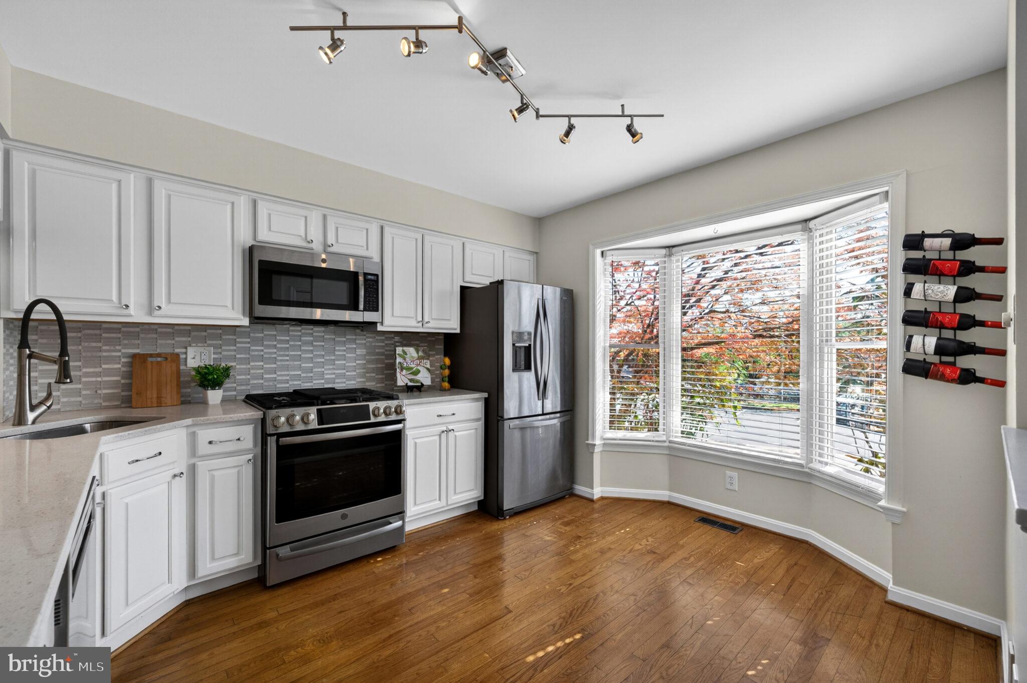 2124 N TAZEWELL COURT