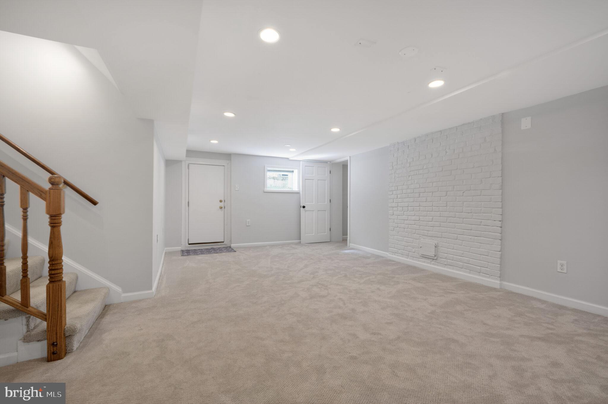 5934 16TH STREET N