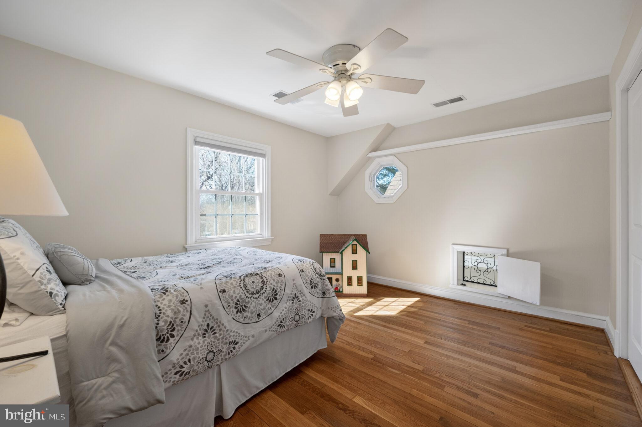 5934 16TH STREET N