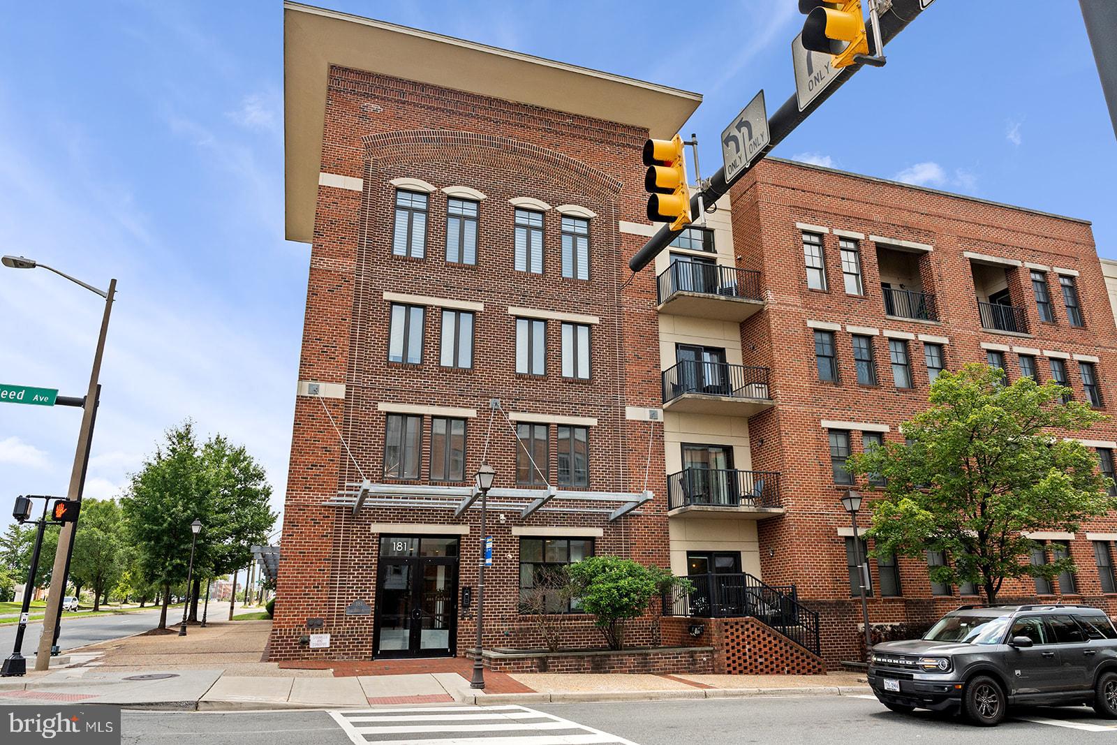 181 E REED AVENUE 207