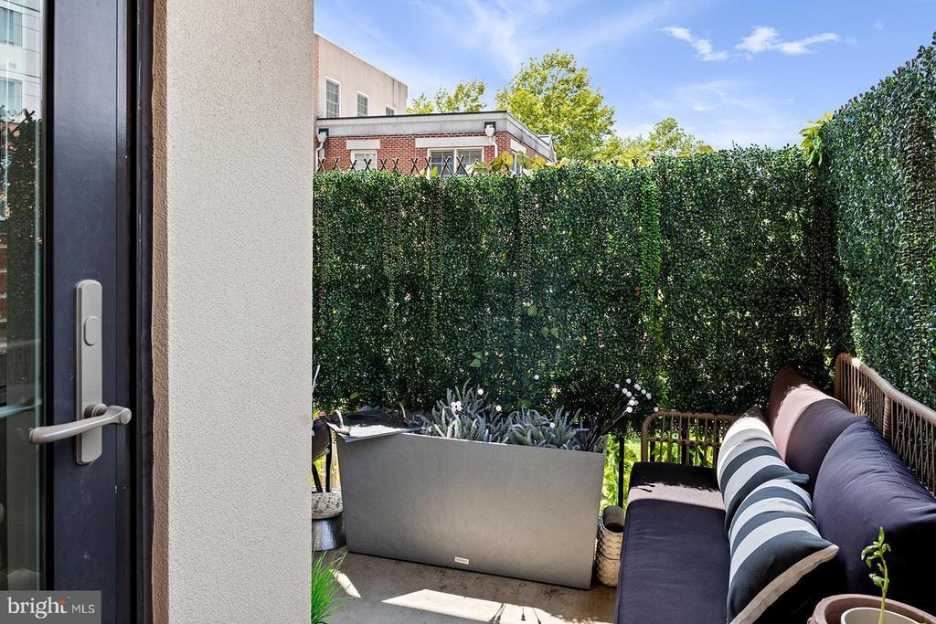 181 E REED AVENUE 207