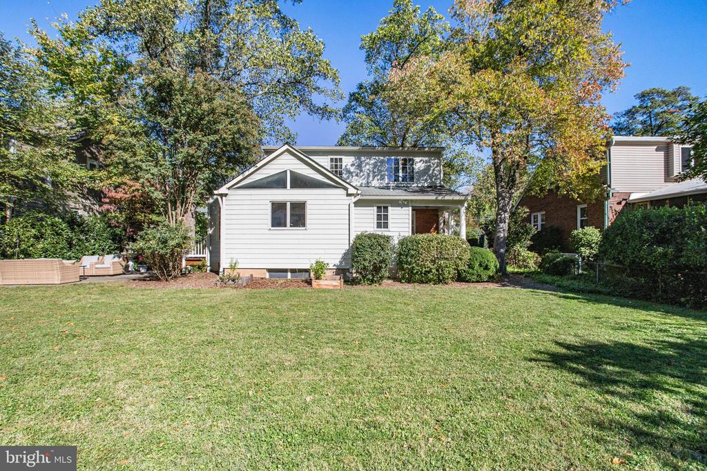 1007 PARKER STREET